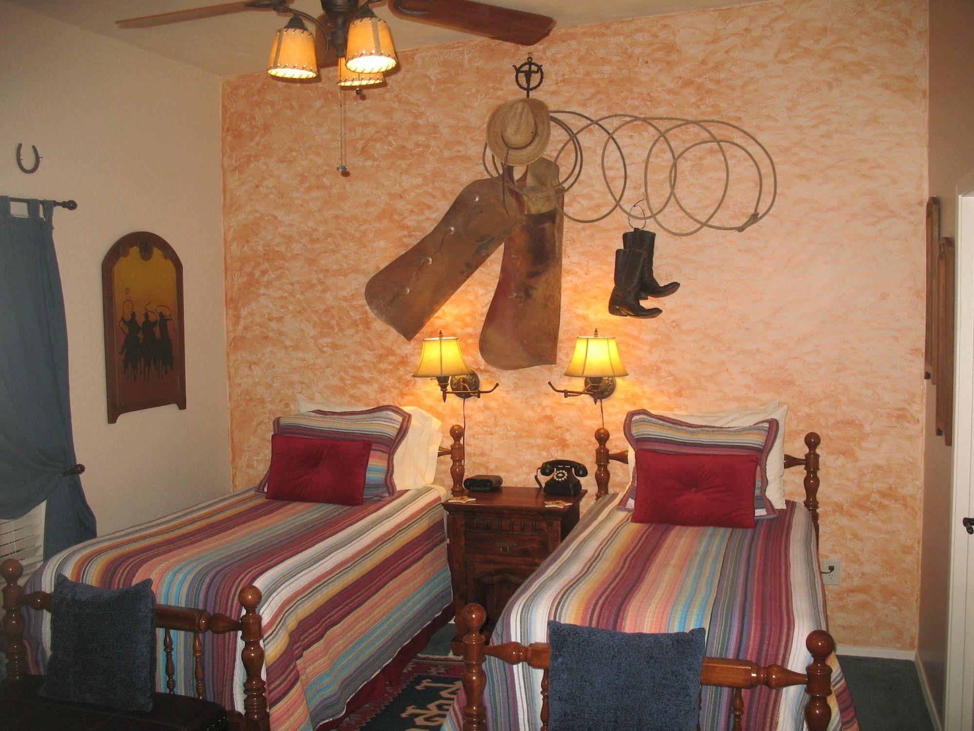 Desert Sol Bed & Breakfast Тусон Экстерьер фото